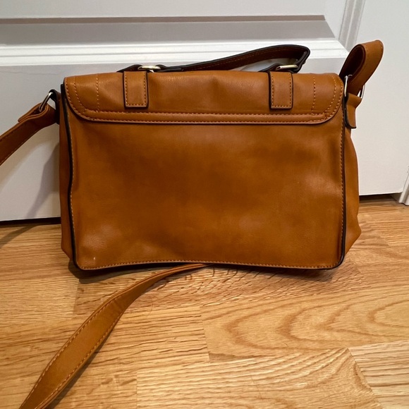 JustFab Camel Pablo Classic Crossbody Bag - Picture 7 of 14